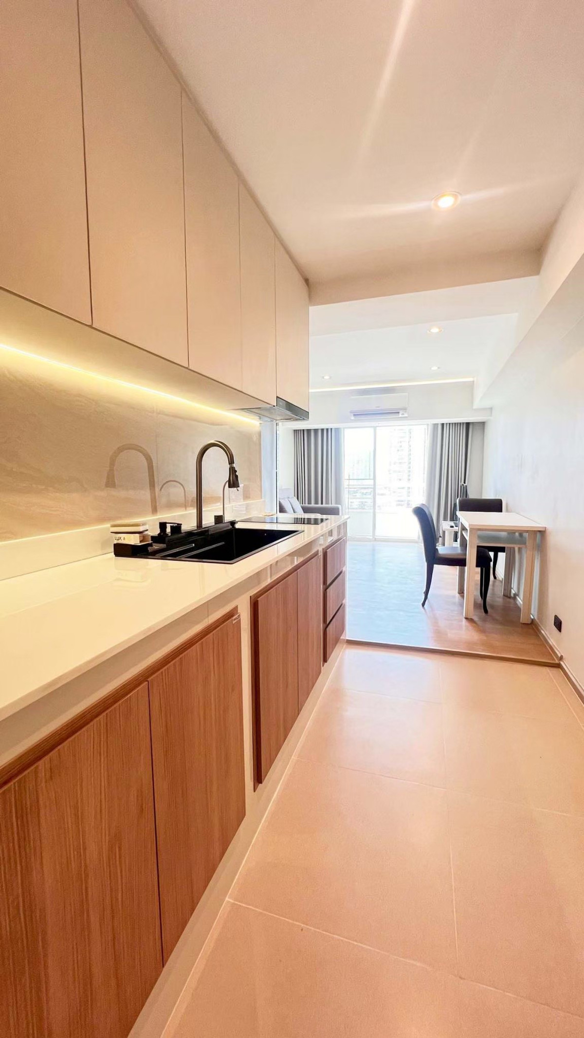 ให้เช่าคอนโดสุขุมวิท อโศก ทองหล่อ : ใช้เช่าคอนโด ทองหล่อทาวเวอร์ ชั้น16 ห้องใหม่เอี่ยมสวยมาก ทำห้องใหม่กว่า5 แสนบาท 0935596442 คุณลิตา