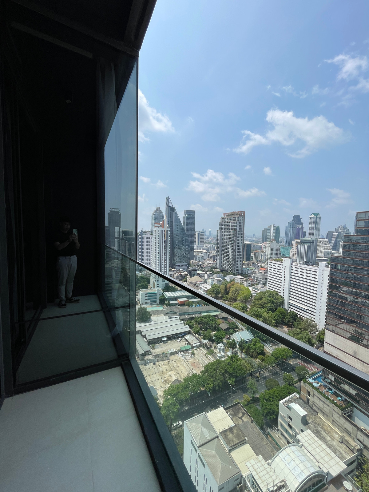 ขายคอนโดสีลม ศาลาแดง บางรัก : [THE PEAK OF SILOM] ASHTON SILOM – Rare 2BR Unit | ชั้น 32 วิวขอบฟ้า ประสบการณ์อยู่คอนโดที่เหมือนอยู่บ้าน 