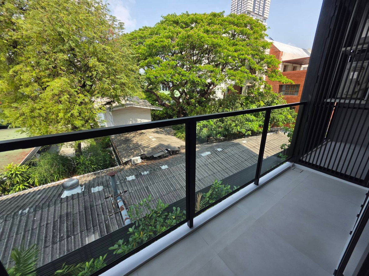 For SaleCondoSukhumvit, Asoke, Thonglor : Via 34 (Sukhumvit 34): 3bed 3bath 146.25sqm. from 40 million corner unit Am: 0656199198