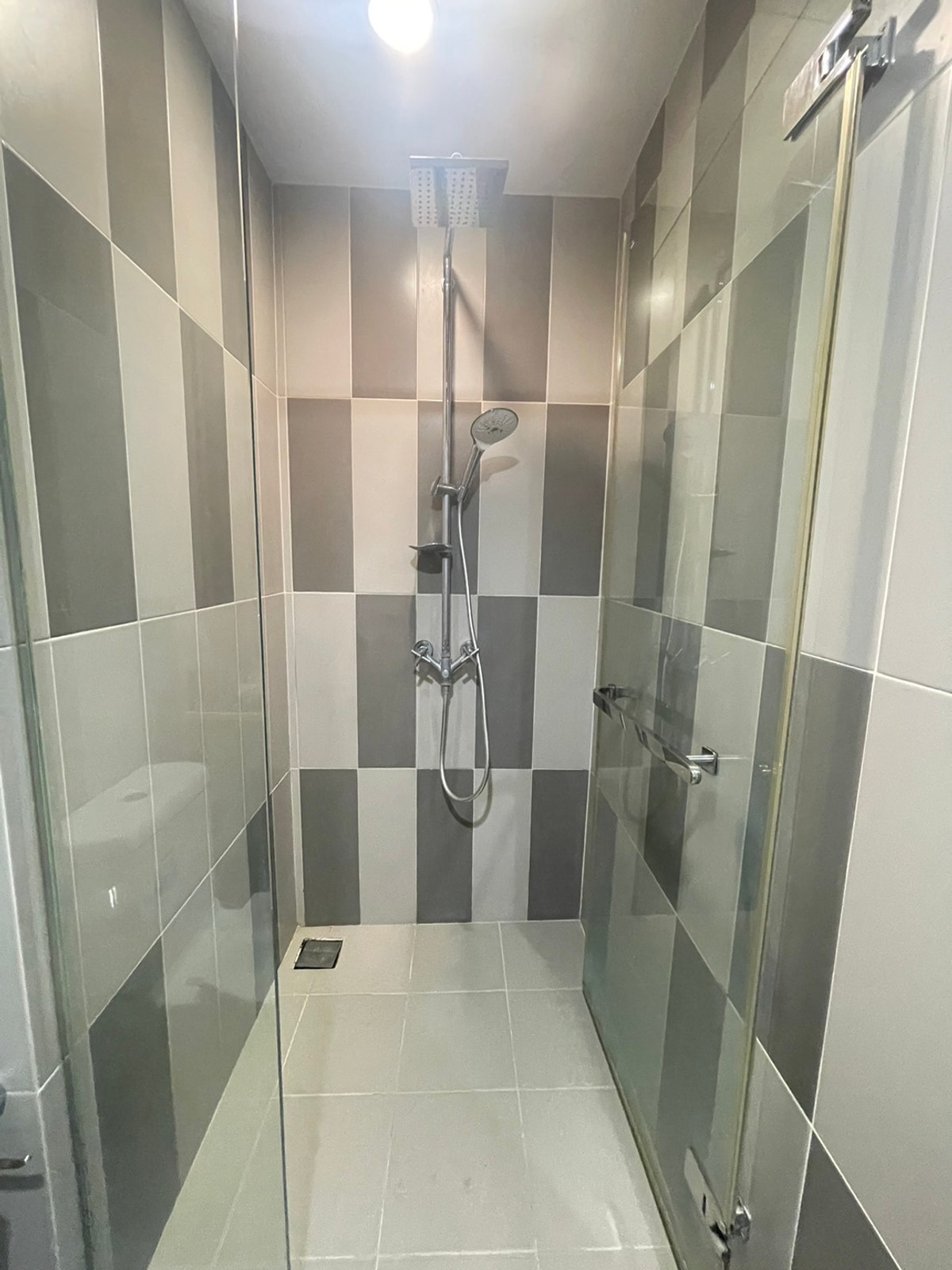 ให้เช่าคอนโดวงเวียนใหญ่ เจริญนคร : Teal Sathorn Taksin 2 ห้องนอน ติด bts วงเวียนใหญ่ ห้องสวยพร้อมให้เช่า 22,000/เดือน