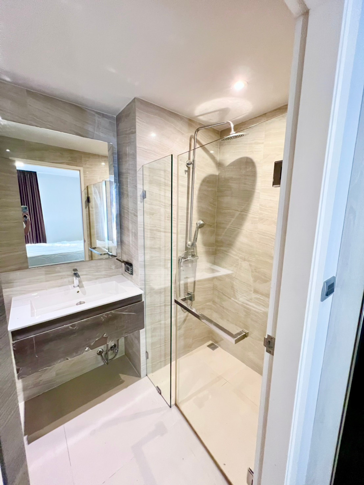 For RentCondoRatchathewi,Phayathai : 💎 Rare Unit: Very cheap Savvi Phahol-Ari | BTS Ari ✨Only13,000/Month Quiet condo Good location, convenient travel on many routes.