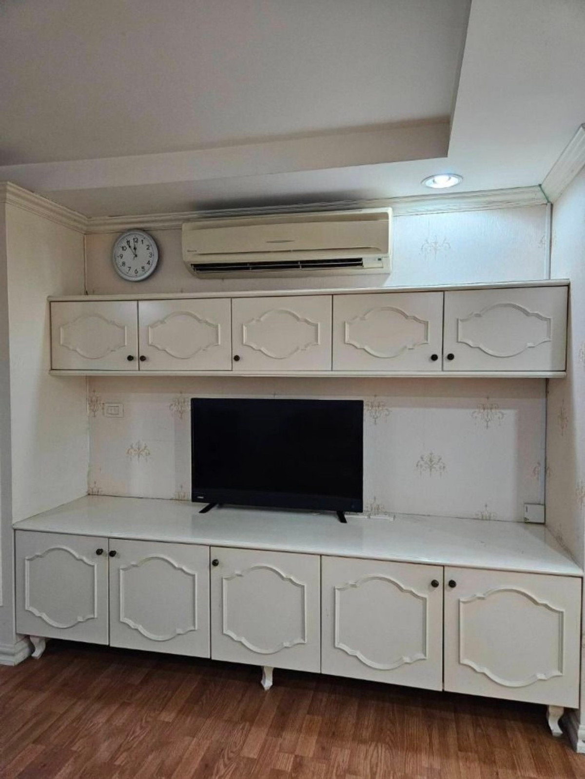 For RentCondoRatchadapisek, Huaikwang, Suttisan : 🏡 Big room, hard to find! The Kris 1, spacious room, very good layout, ready to move in.