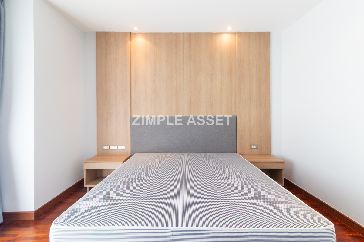 For RentSukhumvit, Asoke, Thonglor : Line ID: @zimple_asset Luxury aprtment in center of sukhumvit. Offering premium facilities for an elevated living experience. Surrounded by leading shopping malls in a prime location.