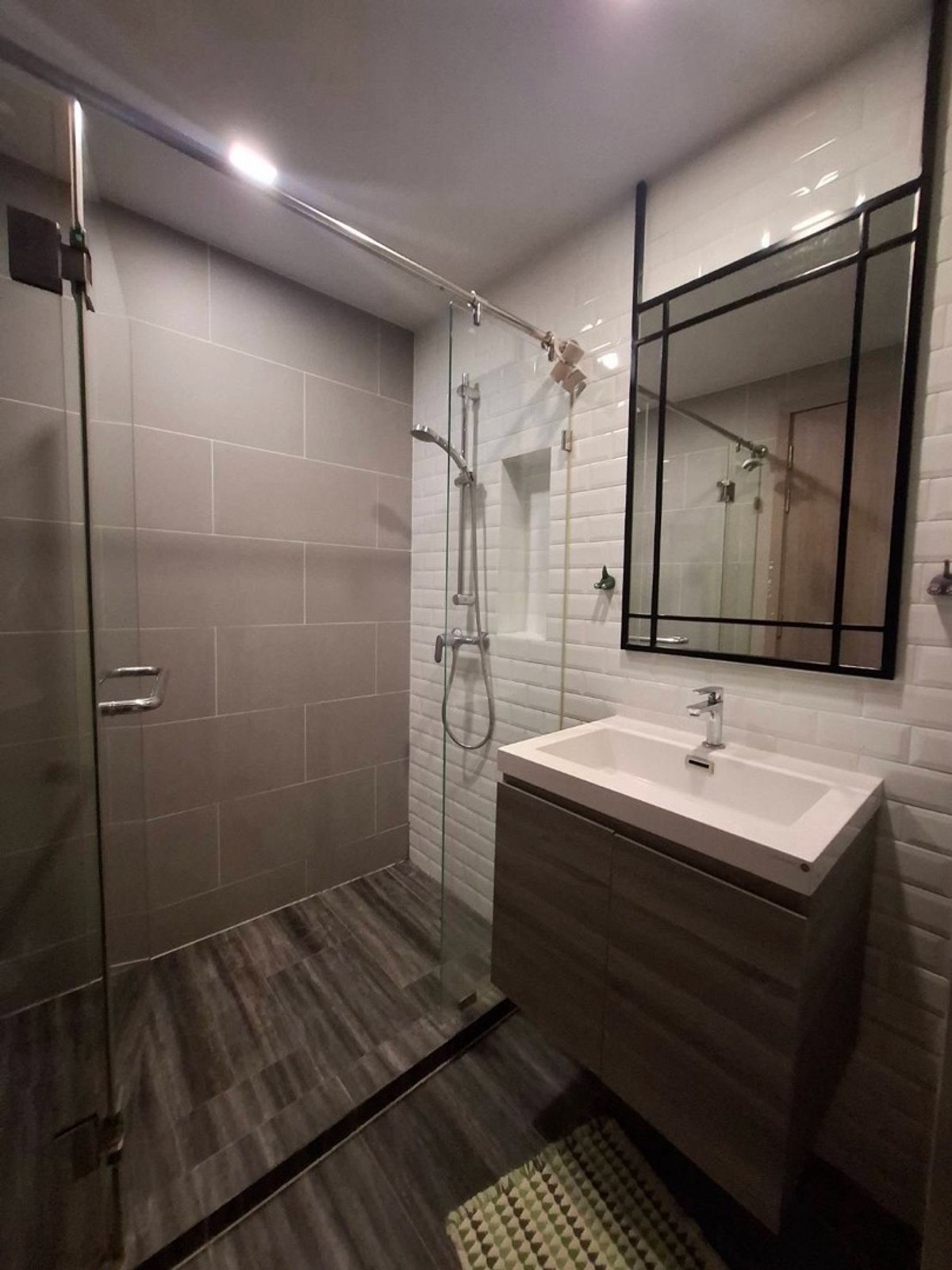 For RentCondoRatchathewi,Phayathai : Maestro Condo for rent, Ratchathewi BTS Ready to move in, 16,000 baht, close to Siam, only 1 station.