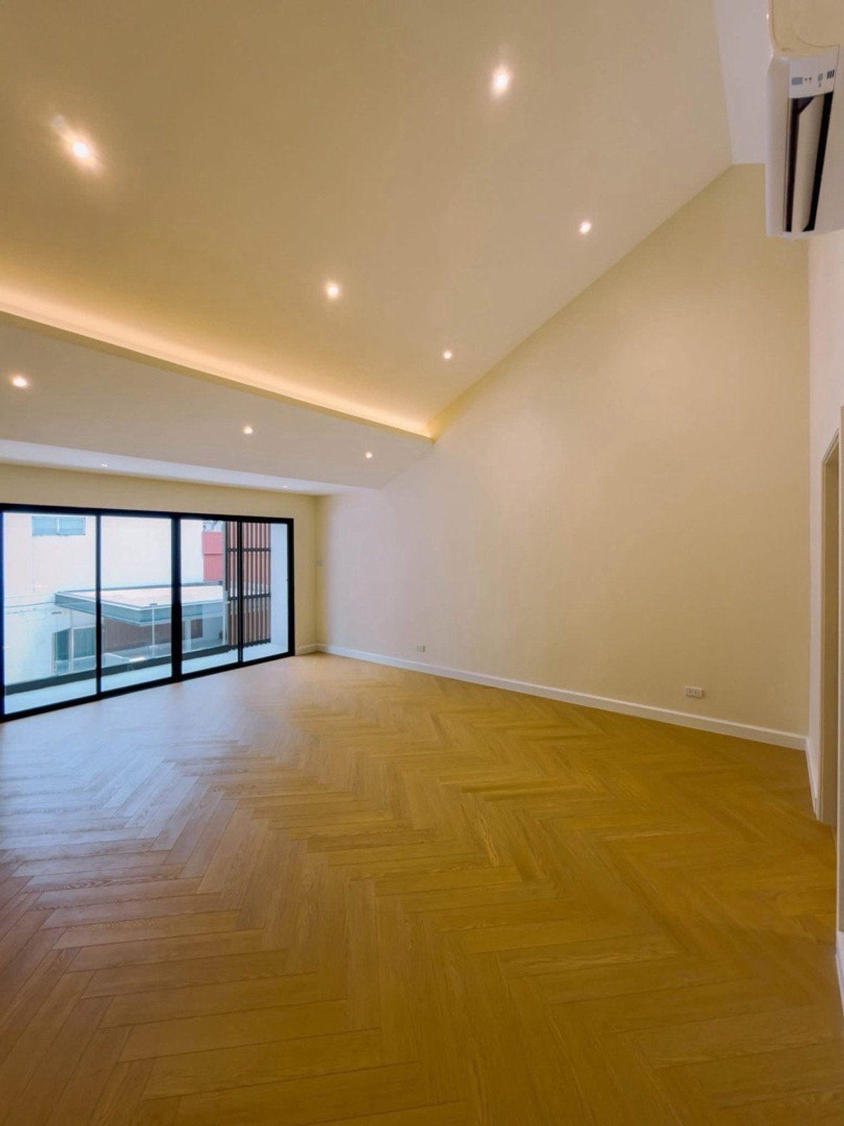 ขายบ้านอ่อนนุช อุดมสุข : บ้านแฝดสุขุมวิท 81 ใกล้ BTS อ่อนนุช บ้านหรู Modern Luxury ใจกลางเมือง