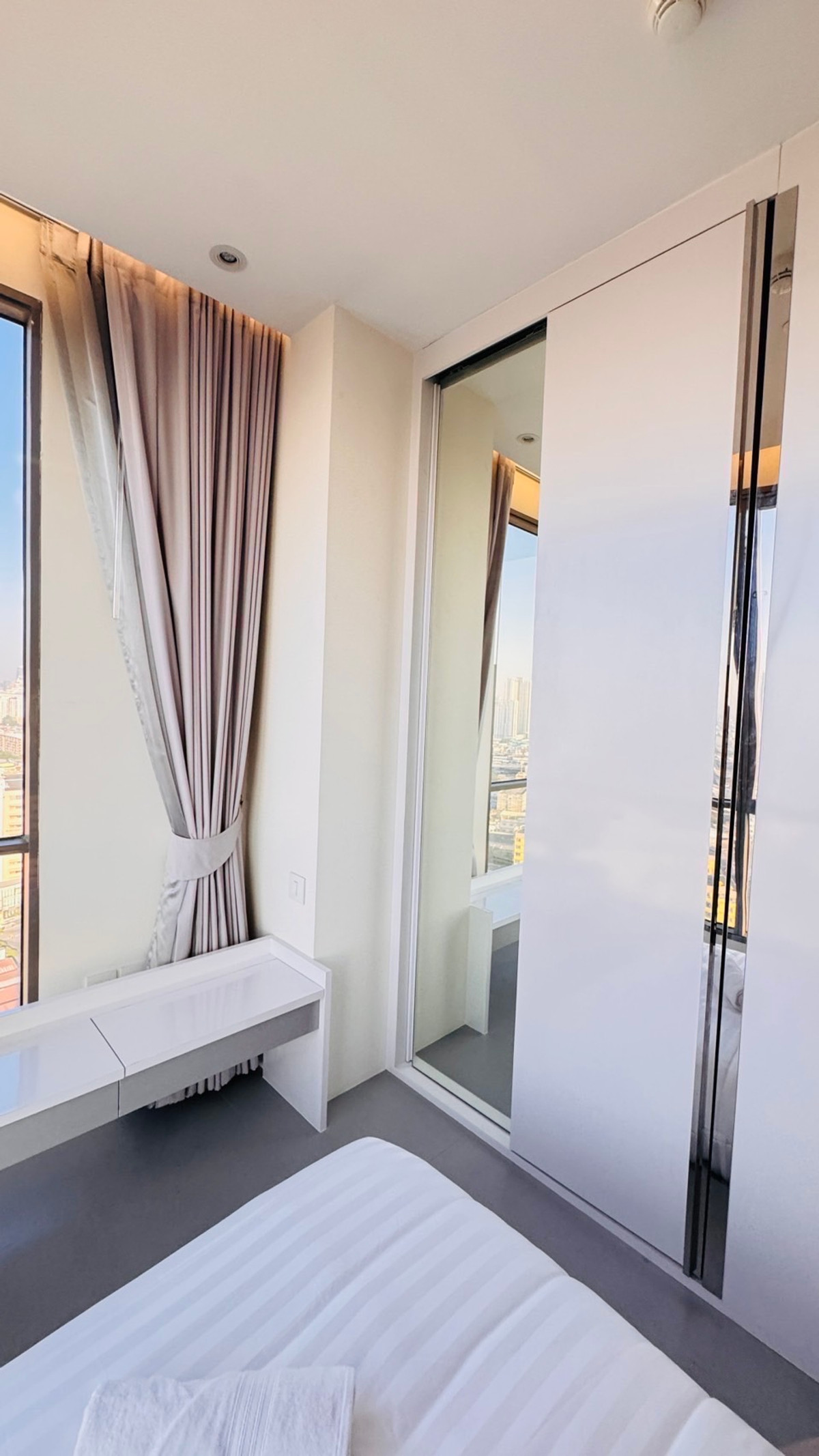 ขายคอนโดสาทร นราธิวาส :  🔥 ขาย 🔥 เดอะรูม สาทร - เซนต์หลุยส์ - The Room Sathorn - St.Louis / 2 Bedrooms ATOM046