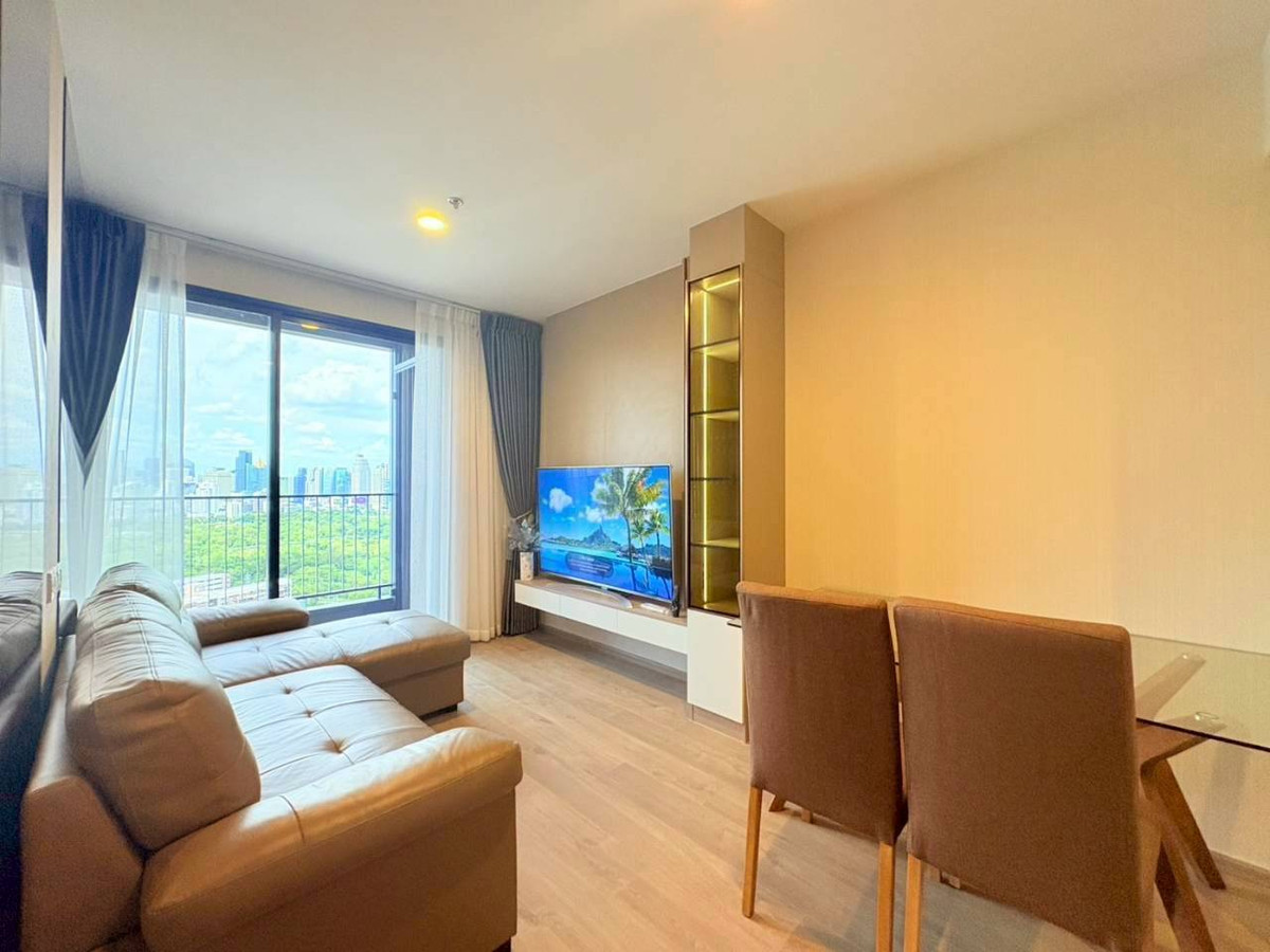 For RentCondoKhlongtoei, Kluaynamthai : Condo for rent, The Crown Residence (45 sq m.), 1 bedroom, 1 bathroom, Benjakitti Park view.