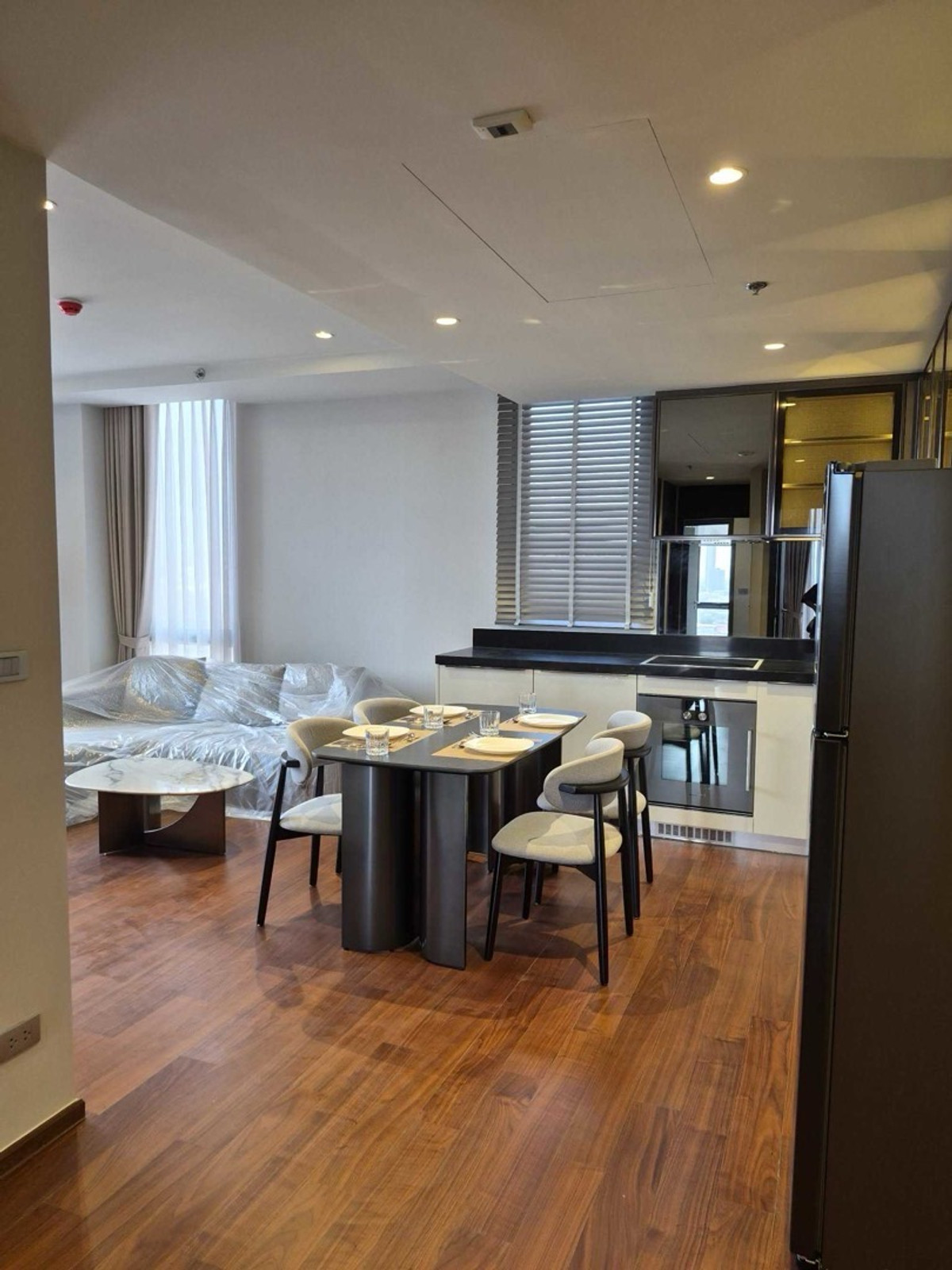 For RentCondoWongwianyai, Charoennakor : 🩷For rent, One Altitude Charoenkrung, size 89 sq m, 2 bedrooms, 3 bathrooms, 1 living room, fl 15. Price only 79,000 baht, fully furnished, just bring your bags, line @900cqqhk. tel 0859114585