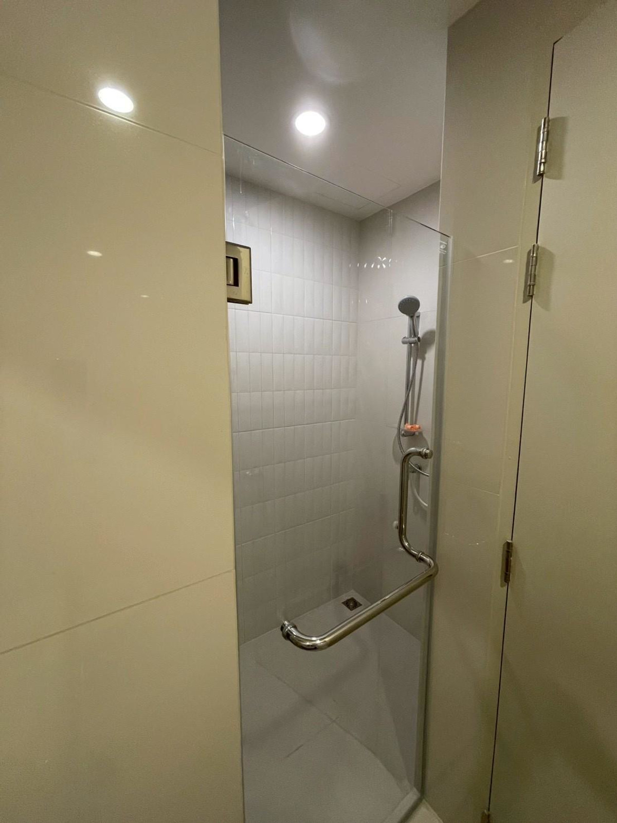 For SaleCondoRama9, Petchburi, RCA : For sale, 2 bedrooms, 2 bathrooms, special price, ready to move in, Life Asoke, Life Asoke