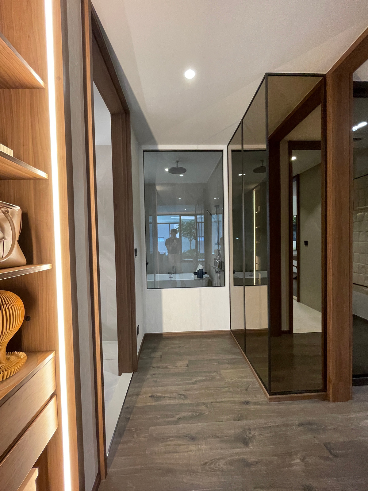 For SaleCondoSilom, Saladaeng, Bangrak : Rare unit for sale 🌳 THE ULTIMATE PARK VIEW | Rare Unit @ROMM CONVENT 🌳2 bedrooms, 2 bathrooms, usable area size 118.15 square meters on the 26th floor that offers a view of the lush Park View in the heart of Bangkok. On the highest potential location, Co