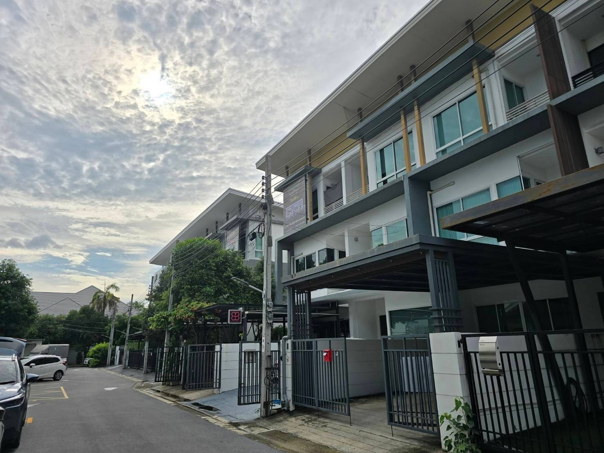 ให้เช่าทาวน์โฮมโชคชัย4 ลาดพร้าว71 : 💥CP-10581💥ว่าง ให้ เช่า  ทาวน์โฮม 3 ชั้น โครงการ ฟีล ลาดพร้าว 71👉แอดไลน์ @goodcondo