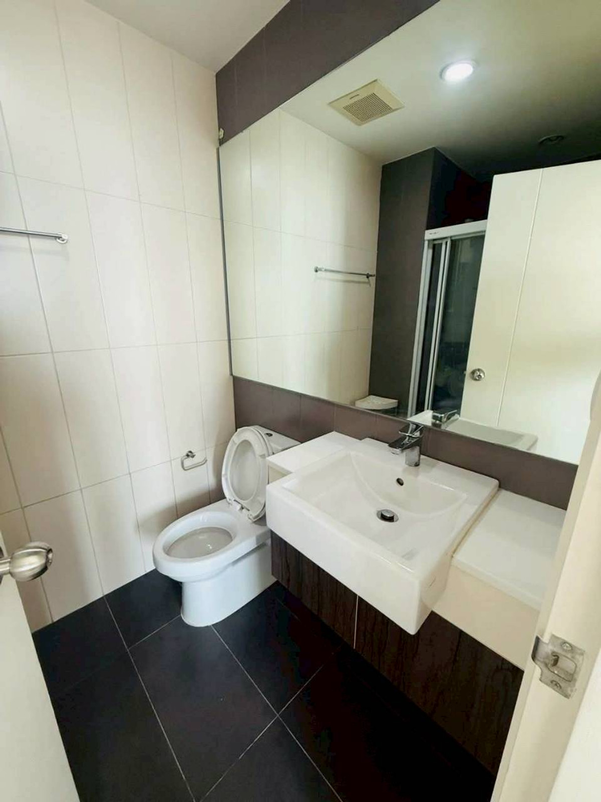 For RentCondoRatchadapisek, Huaikwang, Suttisan : ✅ CTRH114 ✅ Line : @p2nproperty