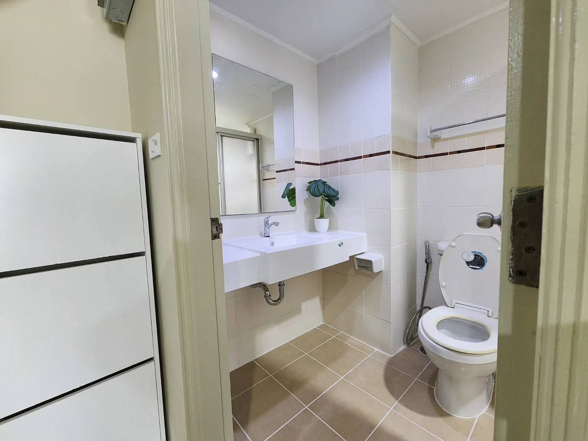 For RentCondoOnnut, Udomsuk : Condo for rent Lumpini Ville Sukhumvit 77 (BTS Onnut 900 meters), fully furnished, ready to move in.