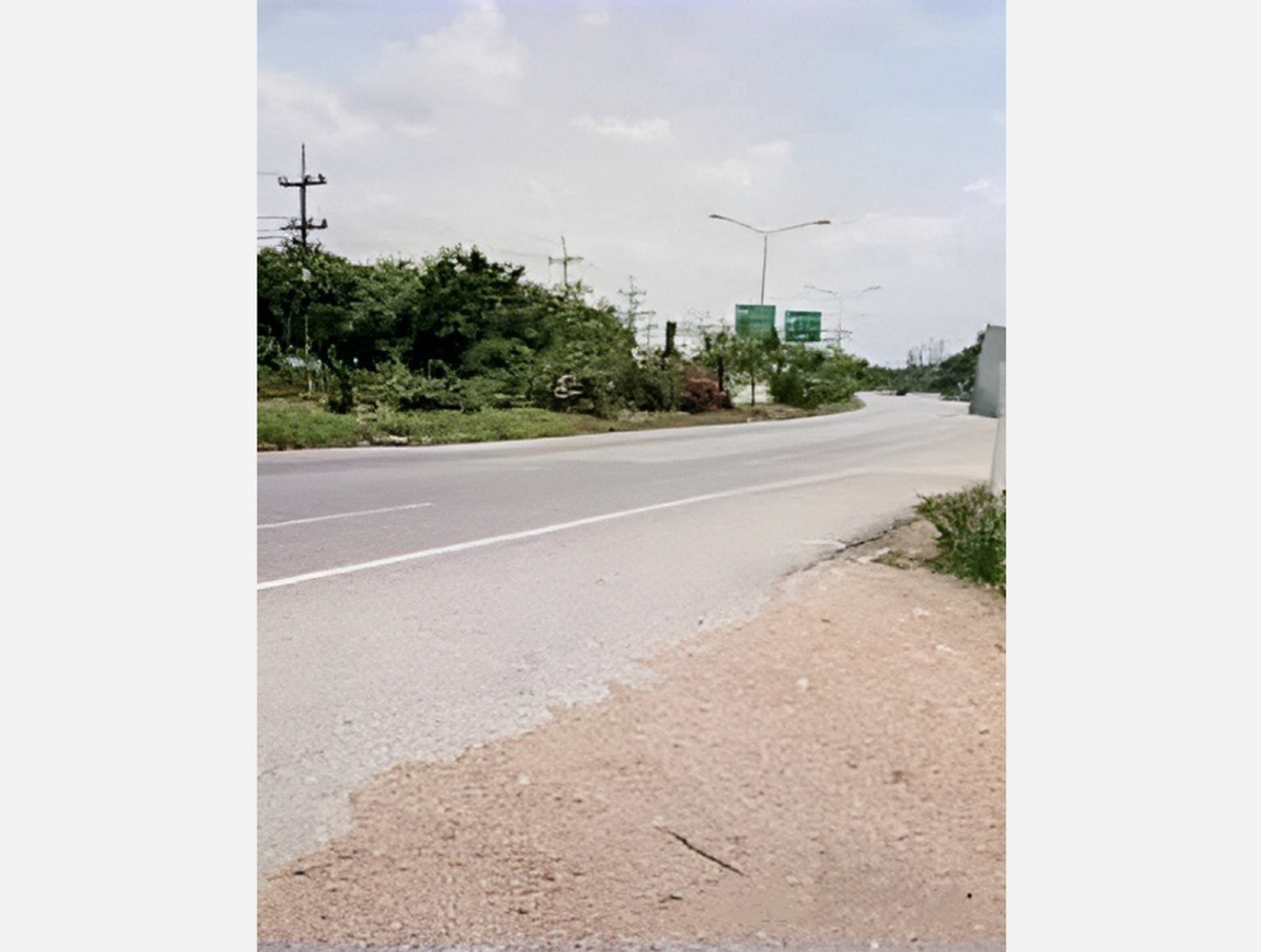 ขายที่ดินสระแก้ว : สอบถามโทร : 064-556-2499 ขายที่ดินติดถนนสุวรรณศร อำเภอวัฒนานคร จังหวัดสระแก้ว 43 ไร่เศษ ทำเลทอง ใกล้ตัวเมืองสระแก้ว ใกล้เขตเศรษฐกิจพิเศษ (เจ้าของขายเอง)