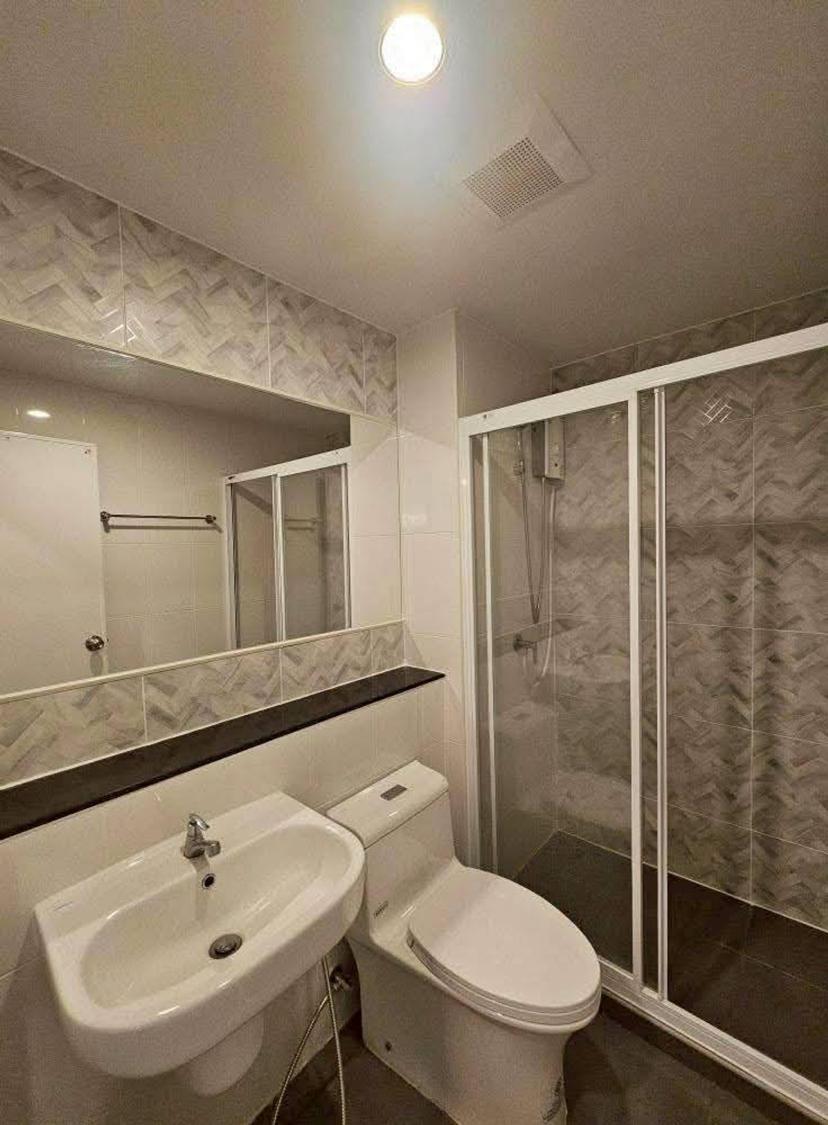 ให้เช่าคอนโดบางนา แบริ่ง ลาซาล : ✅ REGBN136 ✅ Line : @p2nproperty