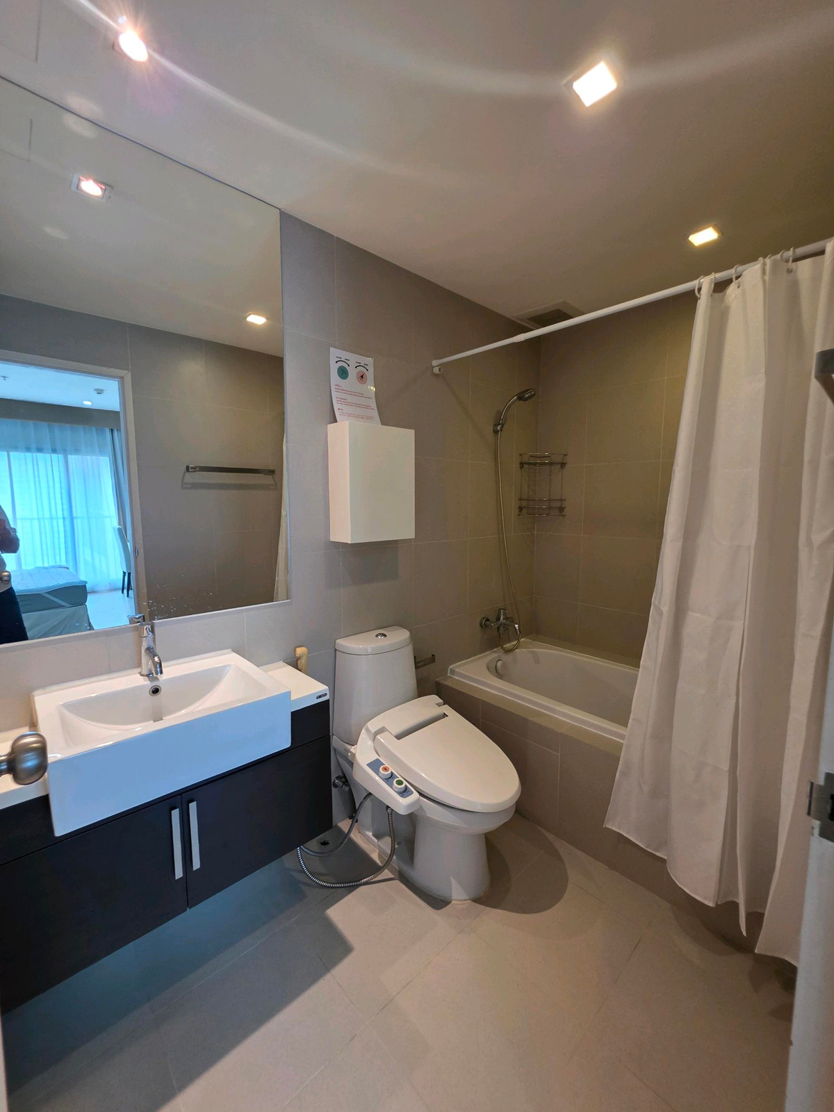 ให้เช่าคอนโดสุขุมวิท อโศก ทองหล่อ : Noble Remix📍 Rare Item!
 88 ตร.ม. ใจกลางทองหล่อ  