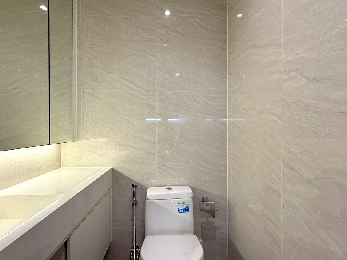 For SaleCondoWitthayu, Chidlom, Langsuan, Ploenchit : 2 bedroom condo, beautifully decorated, in Soi Tonson, Lang Suan area. Near Lumphini Park