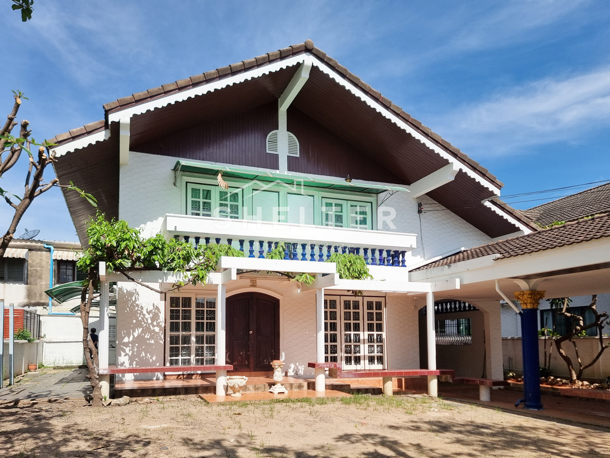 For SaleHouseRamkhamhaeng, Hua Mak : Single house near the YL BTS, Lam Sali intersection, able to pass both Krungthep Kreetha - Ramkhamhaeng - Lat Phrao.