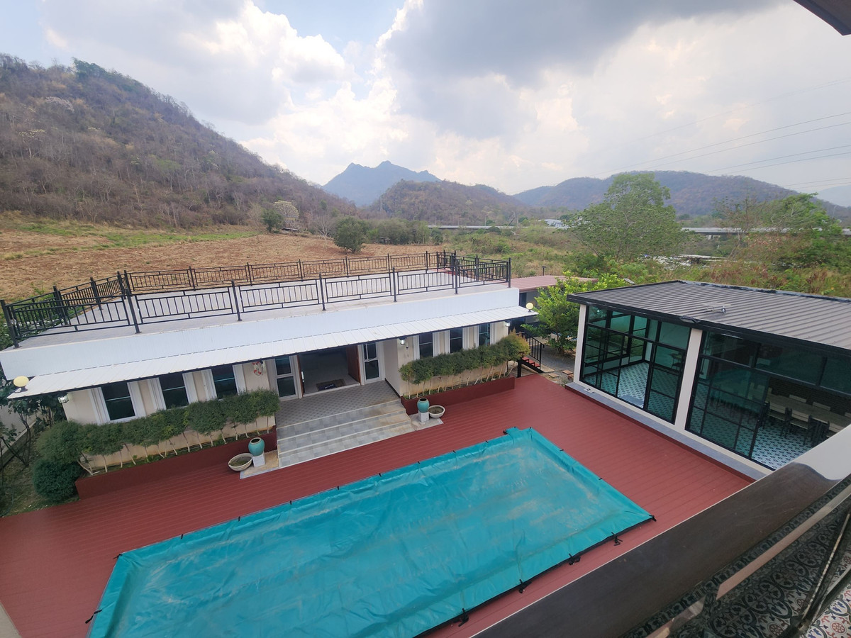 ขายบ้านโคราช นครราชสีมา : ขายบ้านพักตากอากาศหรู เขาใหญ่ พญาเย็น วิวภูเขา | ที่ดิน 300 ตร.วา 3 อาคาร พร้อมสระว่ายน้ำ เฟอร์นิเจอร์ครบ ใกล้ถนนมิตรภาพ