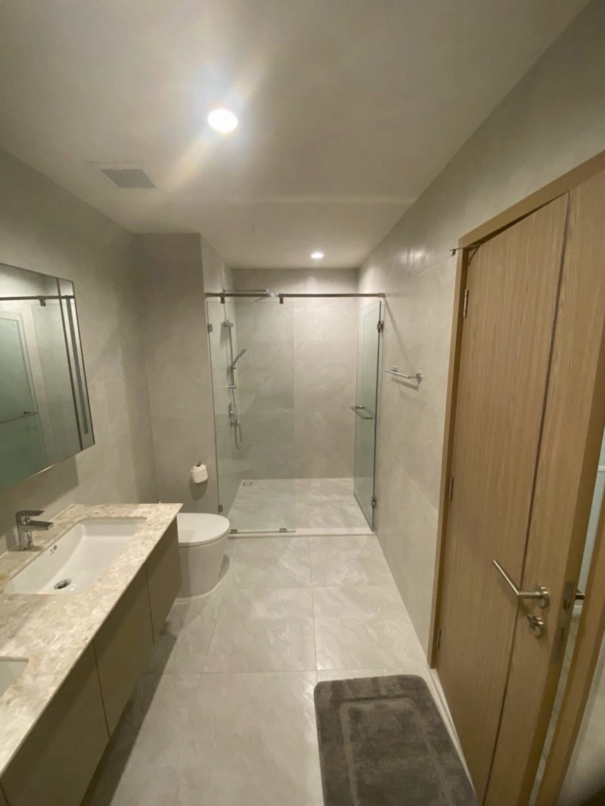 For RentCondoRama9, Petchburi, RCA : pynn soonvijai 3 bedroom ready to move in