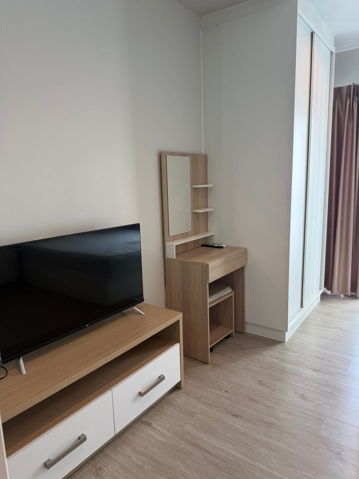 ให้เช่าคอนโดท่าพระ ตลาดพลู วุฒากาศ : ให้เช่าคอนโด เมโทรสกาย วุฒากาศ เฟอร์ครบ พร้อมอยู่