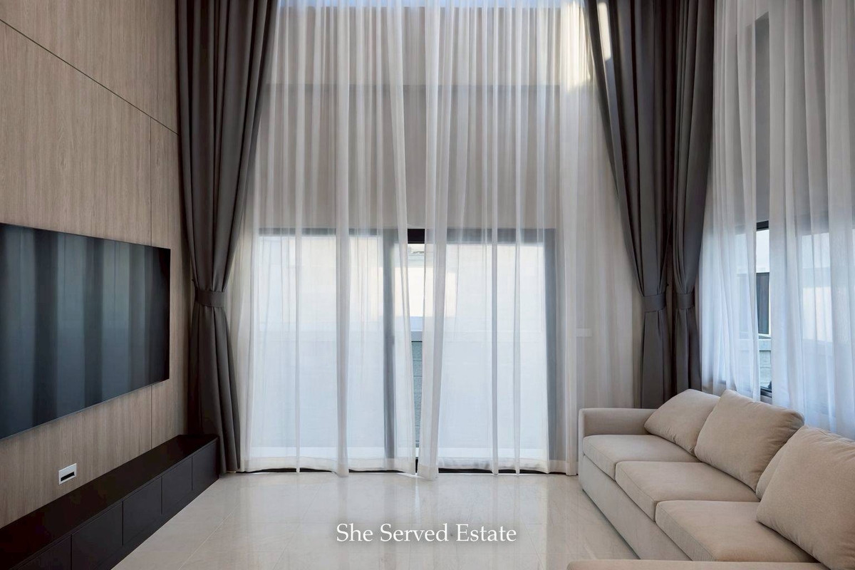 ให้เช่าบ้านบางนา แบริ่ง ลาซาล : ให้เช่า ◈ The City Bangna 3 ◈  บ้านเดี่ยว 2 ชั้น 4 ห้องนอน 5 ห้องน้ำ 1 ห้องนั่งเล่น 1 ห้องทานข้าว 1 ห้องแม่บ้าน 3 ที่จอดรถ (ไม่ต้องซ้อนคัน) • พื้นที่ใช้สอย 326 ตร.ม. | ที่ดิน 68 ตร.ว. • บ้านหันหน้าทิศเหนือ แดดไม่ร้อน