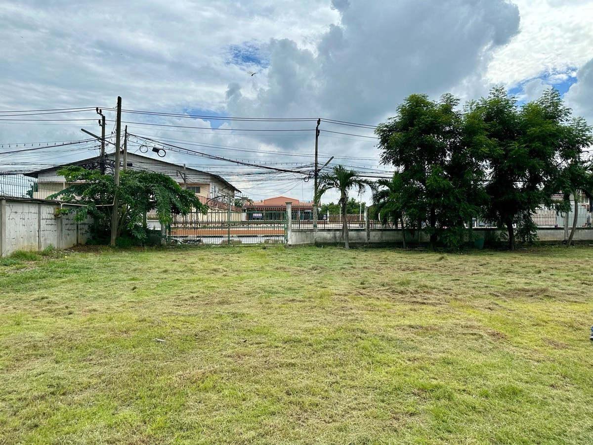 ให้เช่าที่ดินปทุมธานี รังสิต ธรรมศาสตร์ : ให้เช่าที่ดินติดถนน 6ไร่ ใกล้ถนนนิมิตรใหม่ ลำลูกกาคลอง 7 ปทุมธานี ที่ดินล้อมรั้วแล้ว