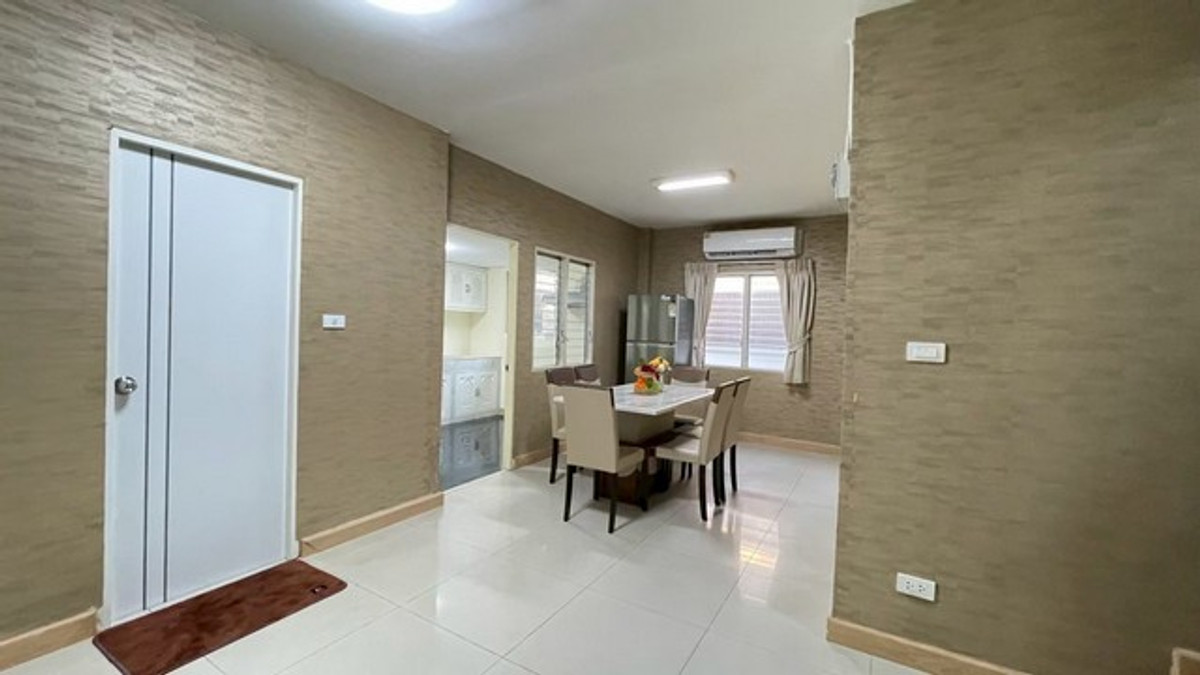 ให้เช่าบ้านเลียบทางด่วนรามอินทรา : HR3366ขายและให้เช่าบ้านเดี่ยว โครงการบ้านสวนราชา รามอินทรา ใกล้รถไฟฟ้าสายสีชมพู บรรยากาศเงียบสงบ เป็นส่วนตัวสุดๆ