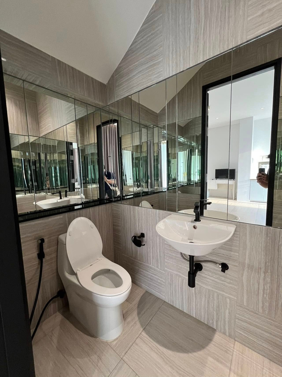 ให้เช่าโฮมออฟฟิศลาดพร้าว เซ็นทรัลลาดพร้าว : ᚱ ให้เช่า ✅ จดทะเบียนบริษัทได้ โฮมออฟฟิศ 4 ชั้น 🔥3 ห้องนอน 1 ห้องแม่บ้าน🔥 ลาดพร้าว 35 400 ตร.ม. ใกล้ BTS ภาวนา