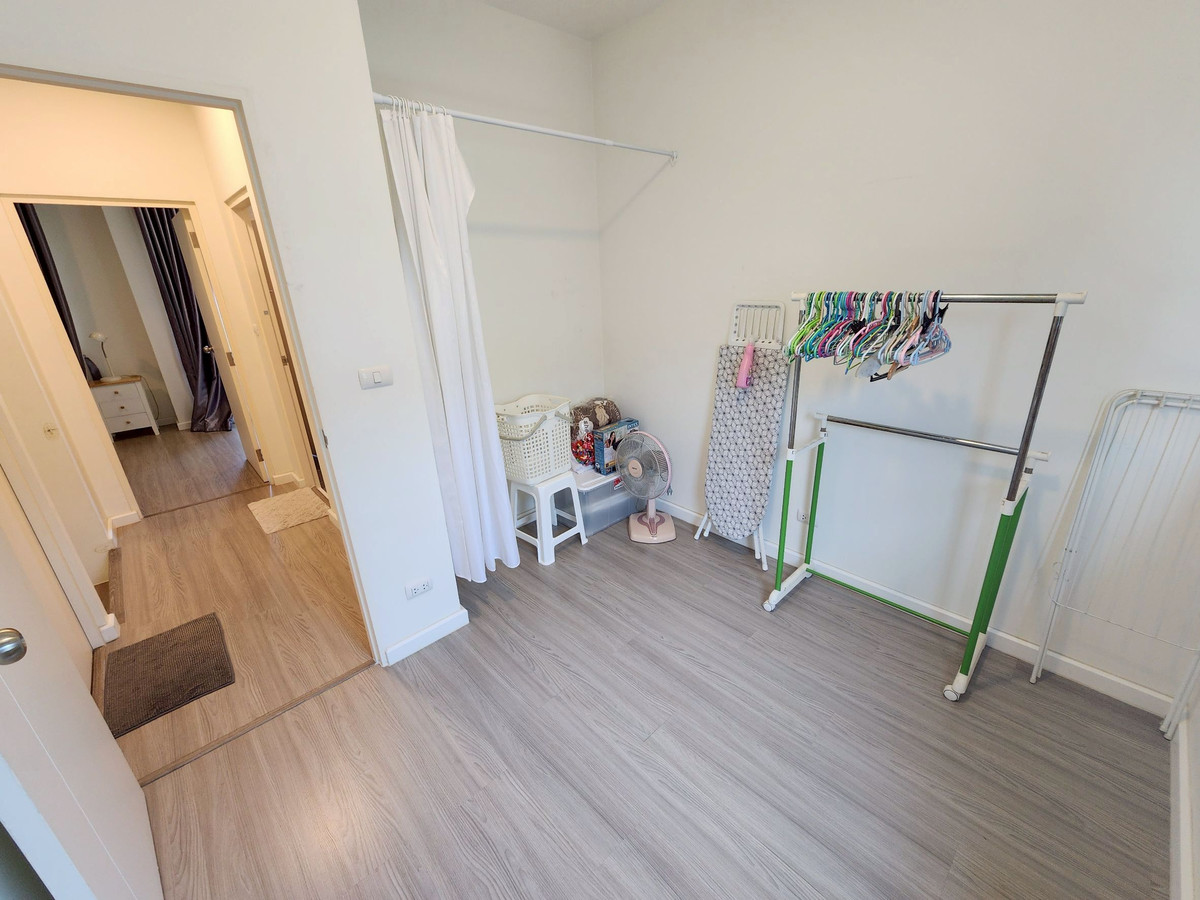 For RentTownhomeBang kae, Phetkasem : Townhome for rent, ready to move in, Siri Place Kanlapaphruek-Sathorn, Soi Kamnan Man, extra wide frontage.