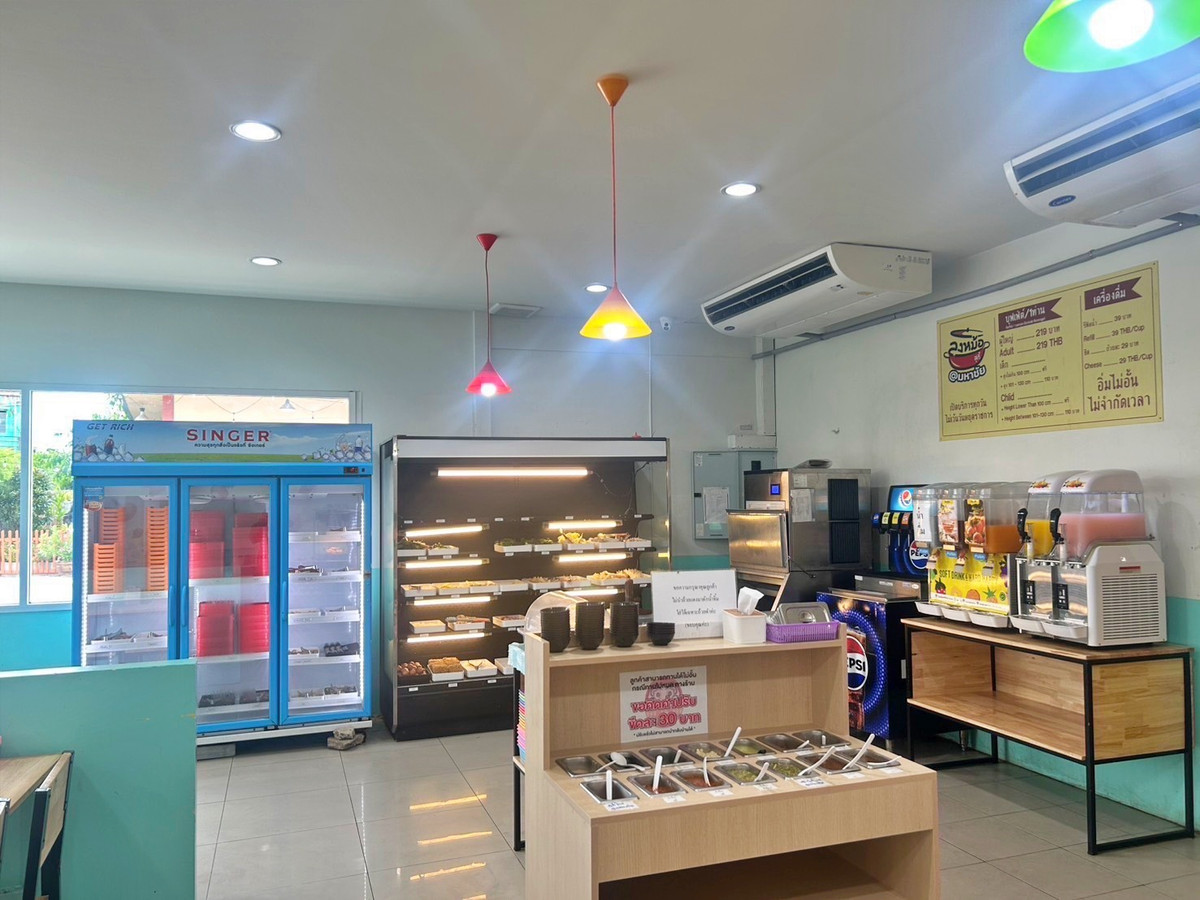 For LeaseholdRetail SpaceMahachai Samut Sakhon : Shabu shop for rent with Samut Sakhon brand, near Lotus, lots of parking, surrounding is a community.