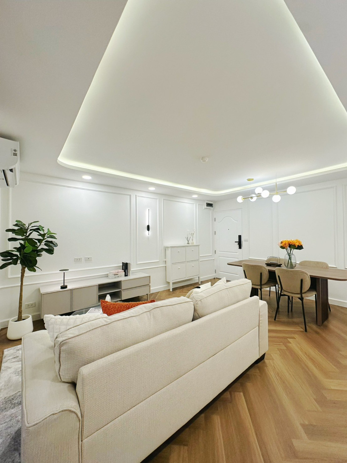 ขายคอนโดรัชดา ห้วยขวาง : ขาย คอนโด2นอน ห้องใหญ่62ตร.ม. รีโนเวทPremium ใหม่ เลี้ยงสัตว์ได้! ย่านห้วยขวาง-เหม๋งจ๋าย-รามอินทรา พร้อมอยู่ นัดชมเลย 084-976-1441