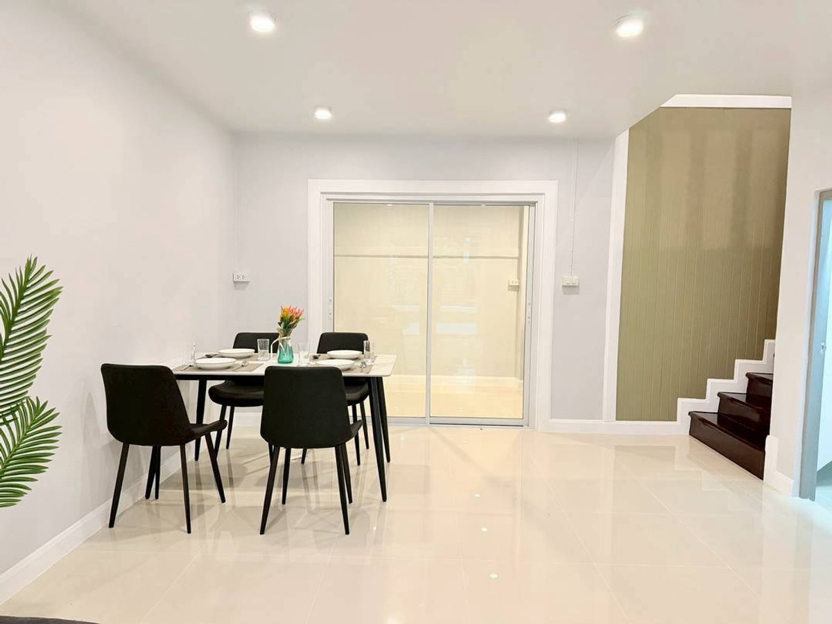 ขายทาวน์โฮมนนทบุรี บางใหญ่ บางบัวทอง : ขายทาวน์เฮ้าส์พฤกษา 3 วัดลาดปลาดุก 18 ตร.ว. หน้ากว้าง 6 ม. ต้นสายรถตู้ ฟรีโอน