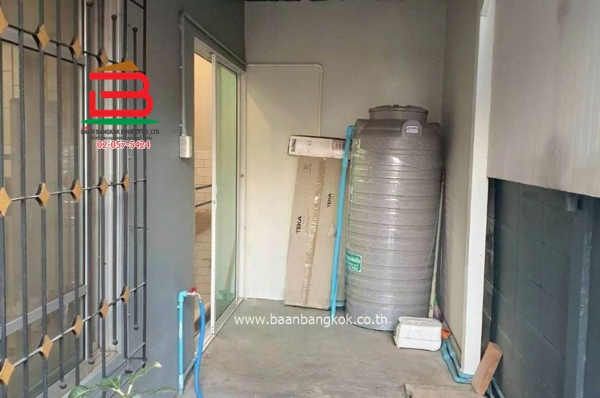 ขายทาวน์โฮมนวมินทร์ รามอินทรา : ทาวน์เฮาส์ หมู่บ้าน เค.ซี.รามอินทรา 6 (พระยาสุเรนทร์ 45) เนื้อที่ 24 ตรว. (ใกล้วัดพระยาสุเรนทร์) ถนนพระยาสุเรนทร์ แขวงสามวาตะวันตก เขตคลองสามวา