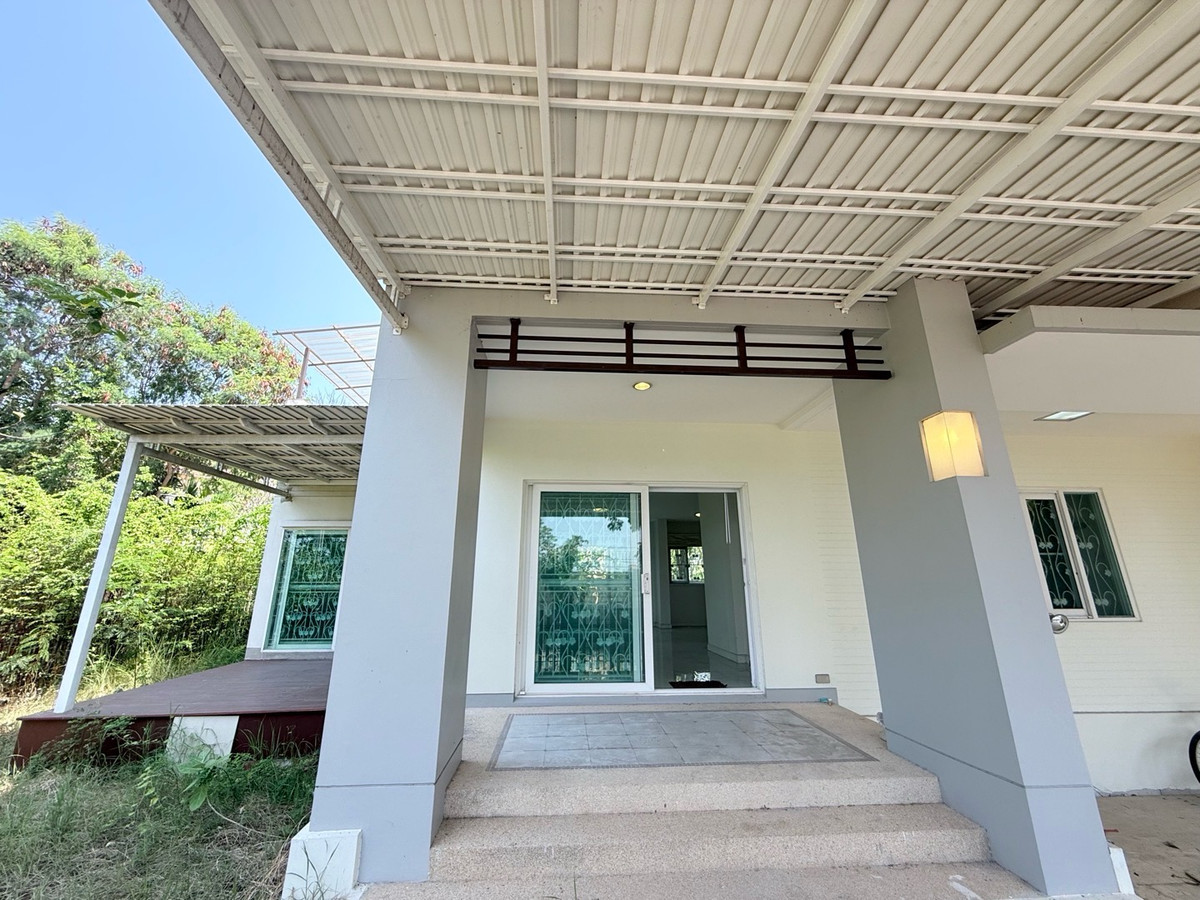 For SaleHouseRathburana, Suksawat : Complete functions, all in one house, large house up to 83 sq m. Saransiri Pracha Uthit - Suksawat Location next to the main road