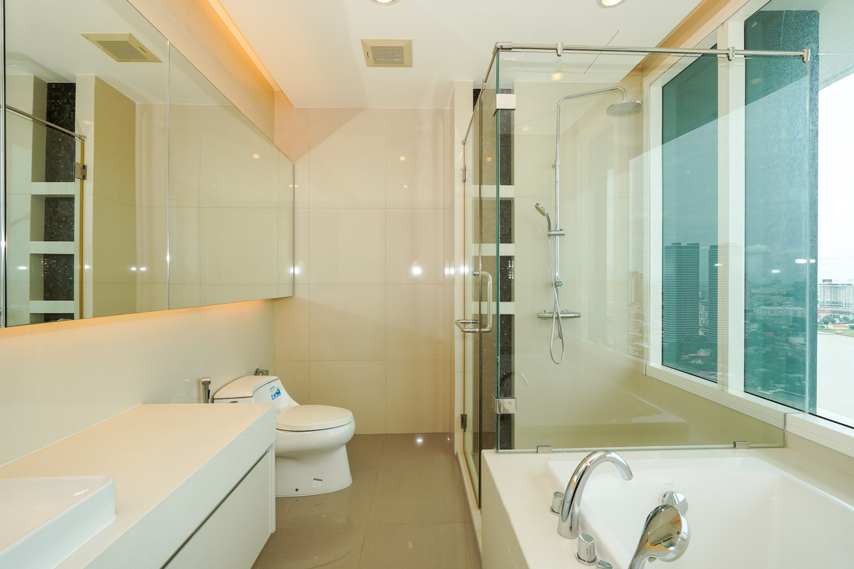 For SaleCondoSathorn, Narathiwat : Best Price🎉 River View Condo📍Menam Residence, 3 BR, 3 Parkings, Near Shrewsbury School