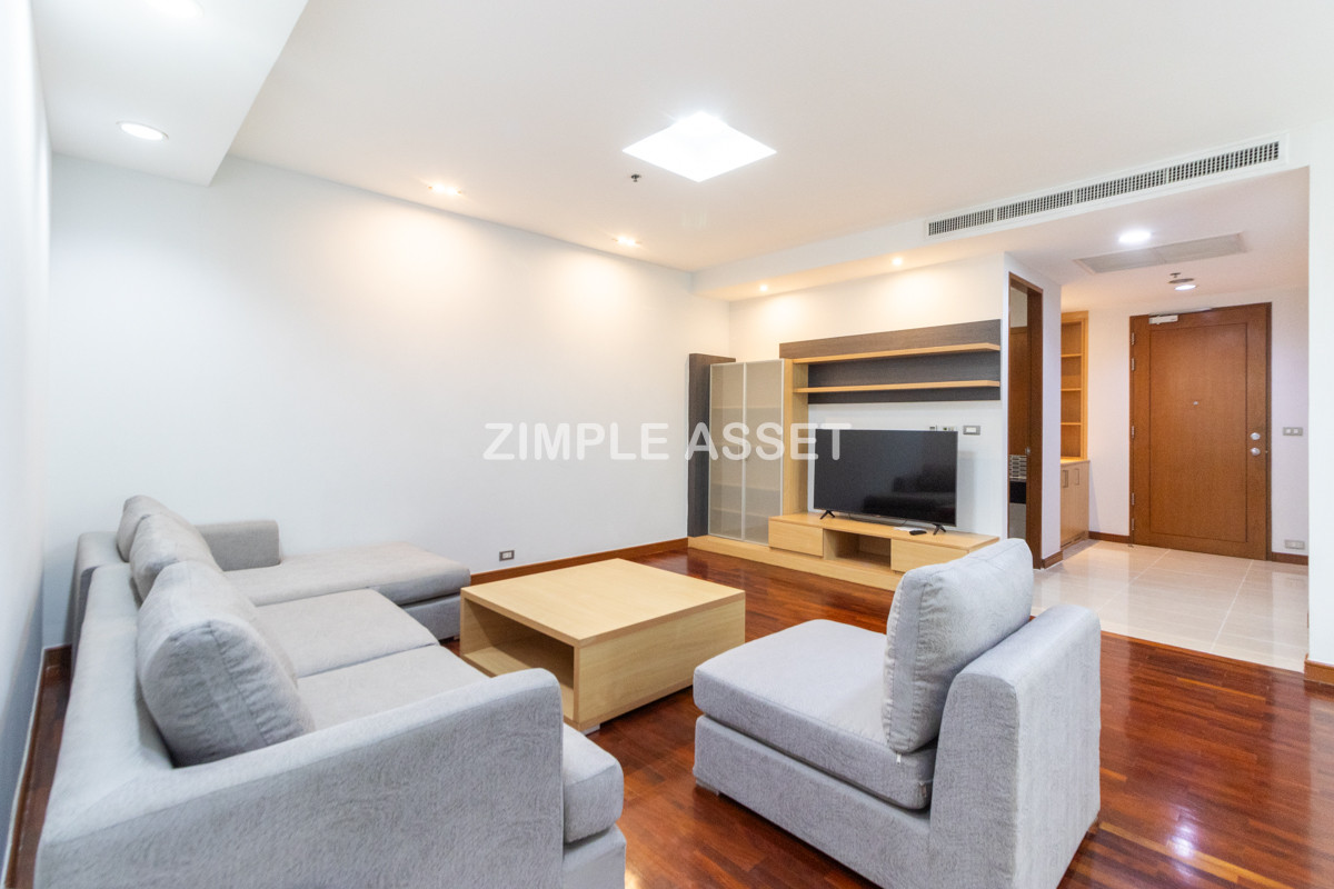 For RentSukhumvit, Asoke, Thonglor : Line ID: @zimple_asset Luxury aprtment in center of sukhumvit. Offering premium facilities for an elevated living experience. Surrounded by leading shopping malls in a prime location.