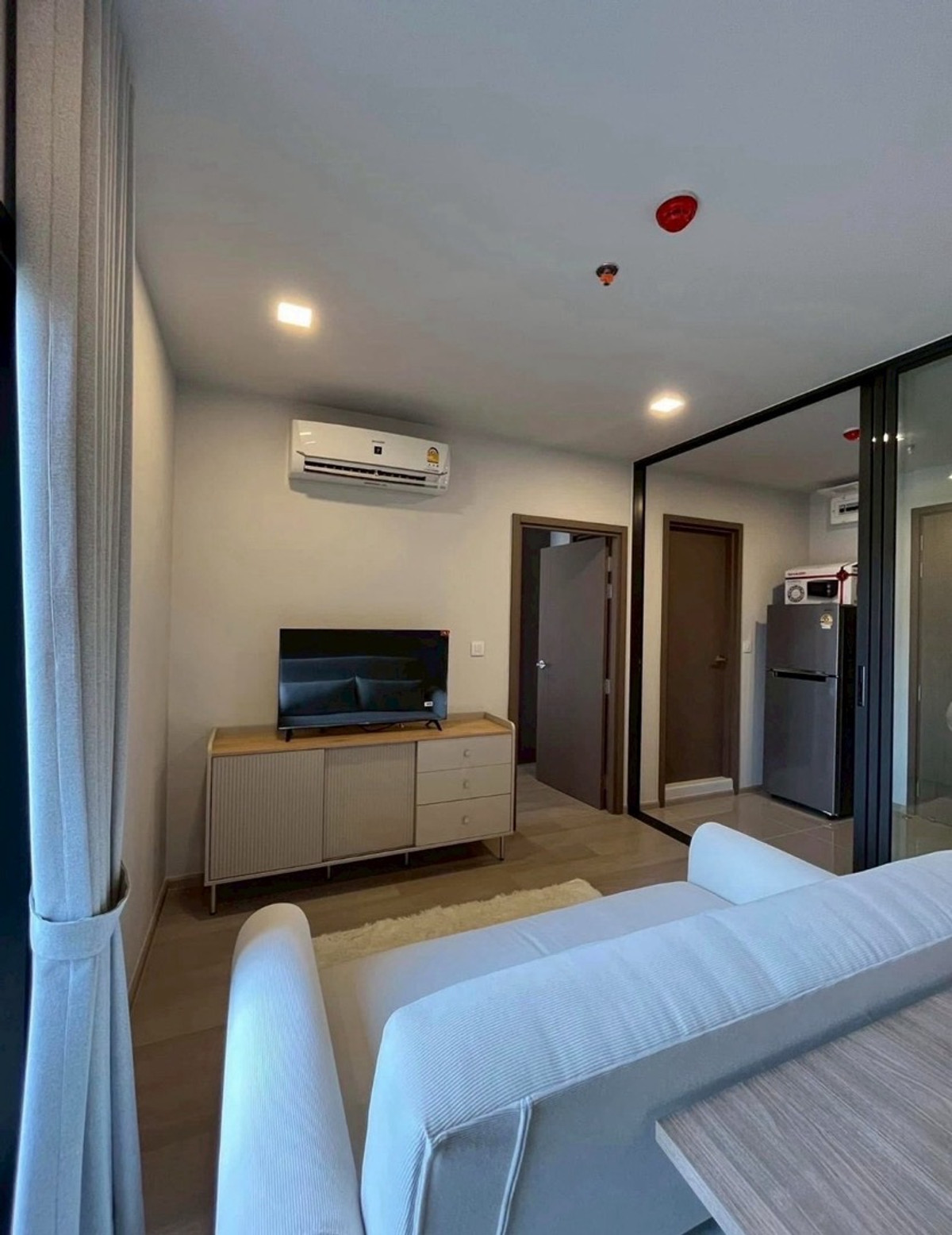 ให้เช่าคอนโดลาดพร้าว เซ็นทรัลลาดพร้าว : ให้เช่า คอนโด LIFE พหลโยธิน-ลาดพร้าว 
ตรงข้ามห้าง เซ็นทรัลลาดพร้าว 
