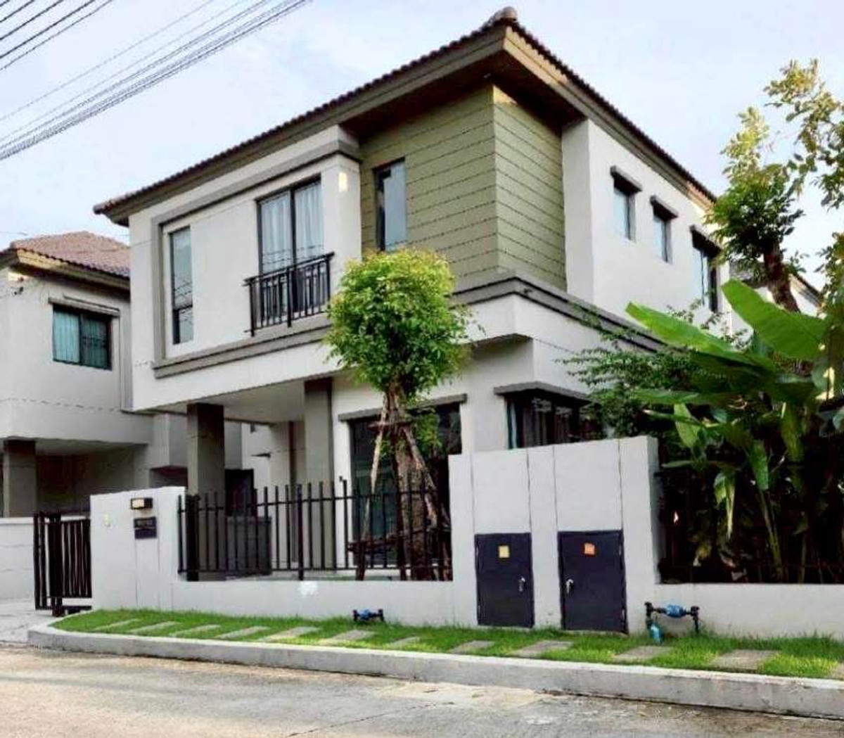 ขายปทุมธานี รังสิต ธรรมศาสตร์ : ขายทาวน์โฮมพร้อมผู้เช่า วี คอมพาวด์ ติวานนท์ - รังสิต V Compound Tiwanon - Rangsit