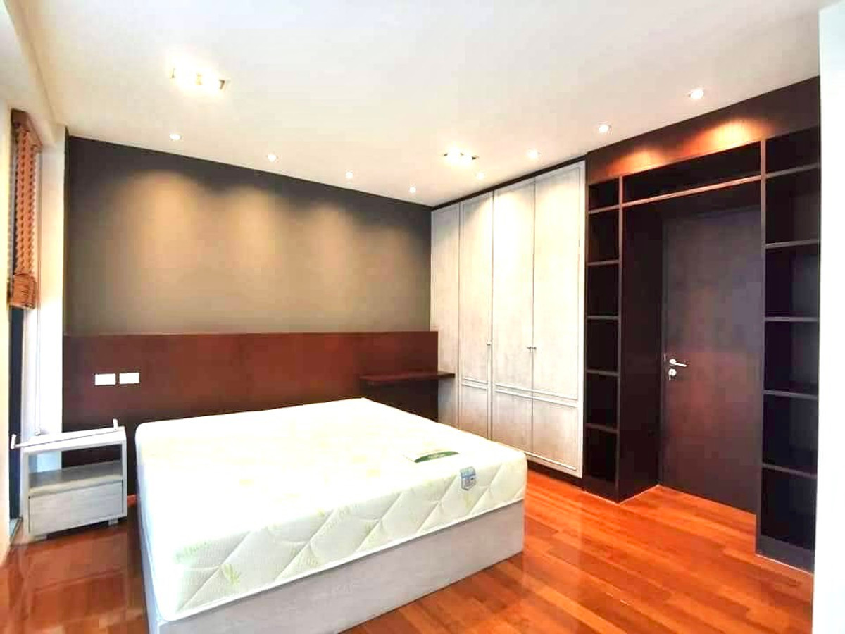 ให้เช่าโฮมออฟฟิศบางนา แบริ่ง ลาซาล : ให้เช่า Home office Bearing   อาคาร 4 ชั้น พื้นที่กว้าง 285 ตร.ม เฟอร์นิเจอร์ครบ มีที่จอดรถ  ทำเลดี เดินทางสะดวก  