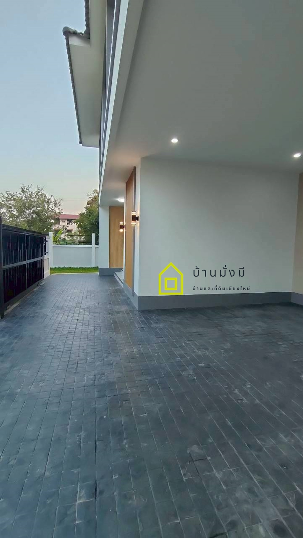 For SaleHouseChiang Mai : 2-story detached house near Maejo University (2 kilometers from Maejo University), Wat Mongkol Setthi intersection zone.