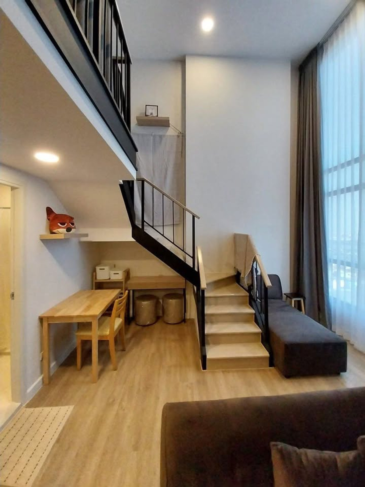 ให้เช่าคอนโดราษฎร์บูรณะ สุขสวัสดิ์ : 🏙️ อยู่คอนโดแต่ฟีลบ้าน! Xtra Loft เพดานสูง 4.95 ม. วิวโค้งน้ำเจ้าพระยา