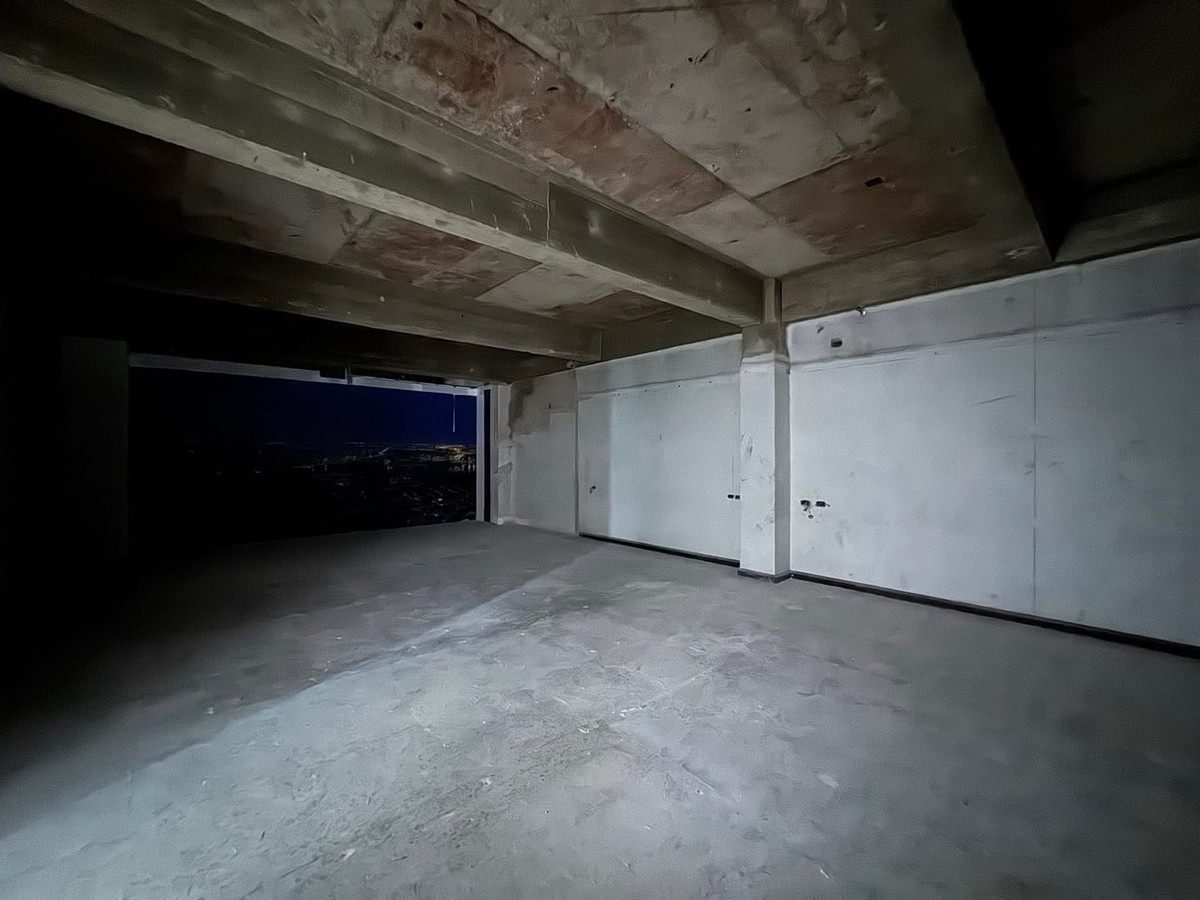 OfficeRathburana, Suksawat : 4-Storey Office Building for Sale and Rent on Suk Sawat Road, 1,400 sq.m with 16+ Parking Spaces, Ideal for Company Headquarters near BTS Pracha Uthit