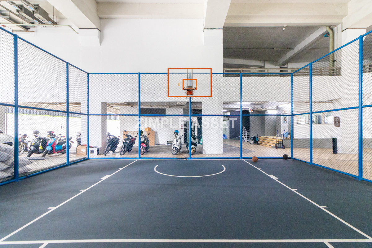 For RentSukhumvit, Asoke, Thonglor : Line ID: @zimple_asset Luxury aprtment in center of sukhumvit. Offering premium facilities for an elevated living experience. Surrounded by leading shopping malls in a prime location.