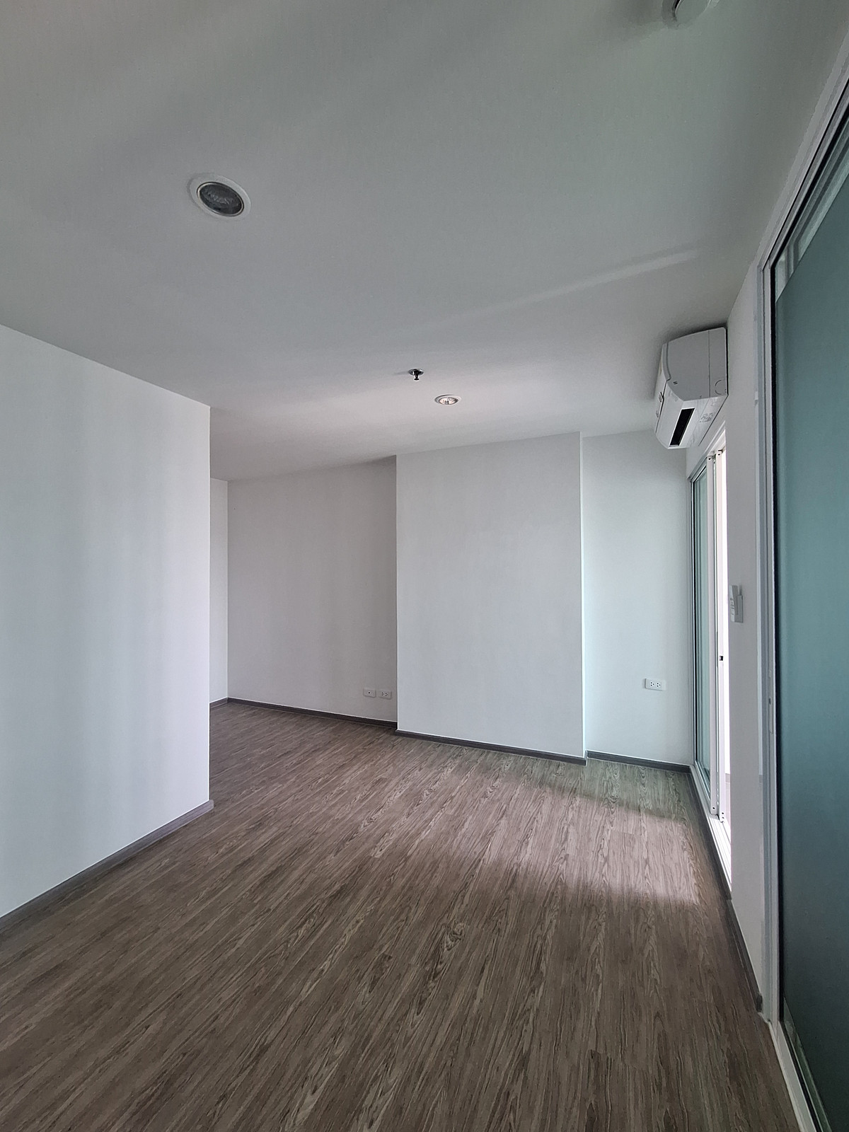 ขายคอนโดบางซื่อ วงศ์สว่าง เตาปูน : ขายคอนโด รีเจ้นท์ โฮม บางซ่อน 2 (เฟส 28 อาคาร D) ใกล้ MRT  ราคา1.39 ล้าน