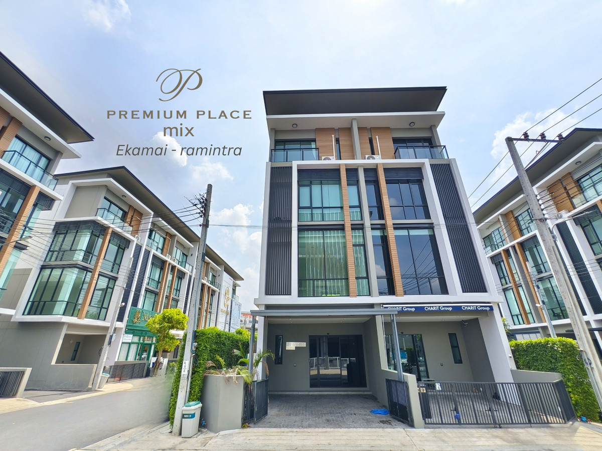 For SaleHome OfficeKaset Nawamin,Ladplakao : For sale: Premium Place Mix Ekamai-Ramintra 25.4 sq m. Luxurious home office, 4 floors, 2 large office rooms, 3 bedrooms, 4 bathrooms, next to Nuanchan Road, width 5.5 meters.