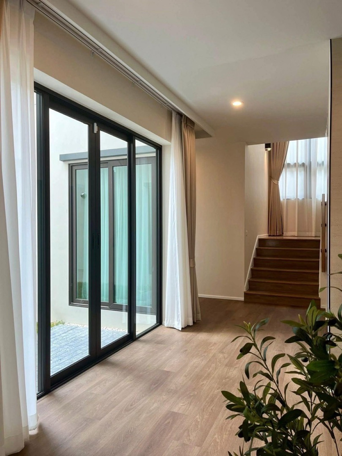 ให้เช่าบ้านบางนา แบริ่ง ลาซาล : Vivaldi Bangna บ้านเดี่ยวหรู หลังใหม่