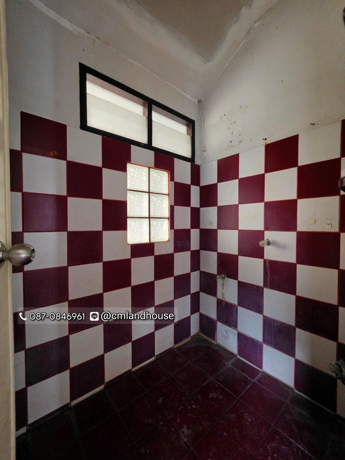 ขายบ้านเชียงใหม่ : ถูกกว่าคุ้มกว่าคอนโด! บ้านวรุณนิเวศน์ ต.แม่เหียะ อ.เมือง ใกล้แยกแม่เหียะ บิ๊กซี แม็คโคร IKEA 2 กม. ใกล้เซ็นทรัลแอร์พอร์ต 4 กม. ใกล้สนามบิน 5 กม. (ขายตามสภาพต้องปรับปรุง)