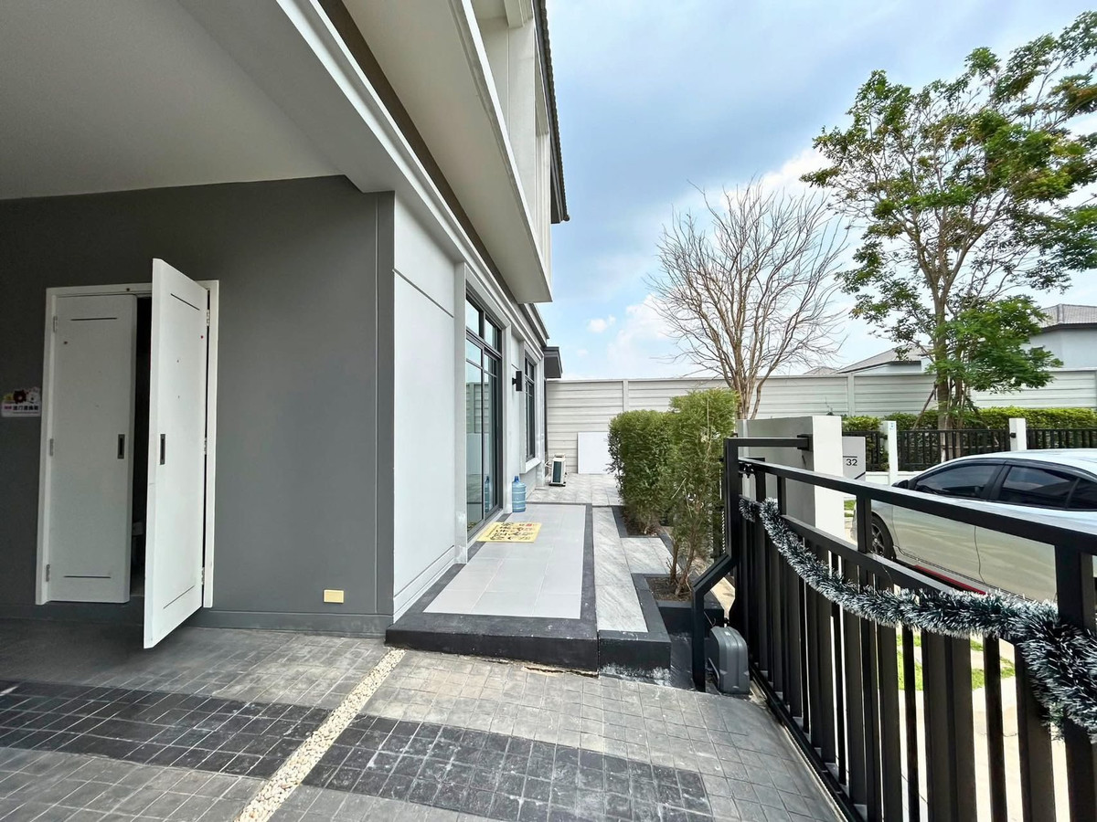 ให้เช่าบ้านลาดกระบัง สุวรรณภูมิ : ᚱ ให้เช่า ✅รับระยะสั้น 🔥 4 ห้องนอน 1 ห้องแม่บ้าน🔥บ้านเดี่ยว แกรนด์ บริทาเนีย พระราม 9 – กรุงเทพกรีฑา ใกล้ โรงเรียนนานาชาติเวลลิงตัน 