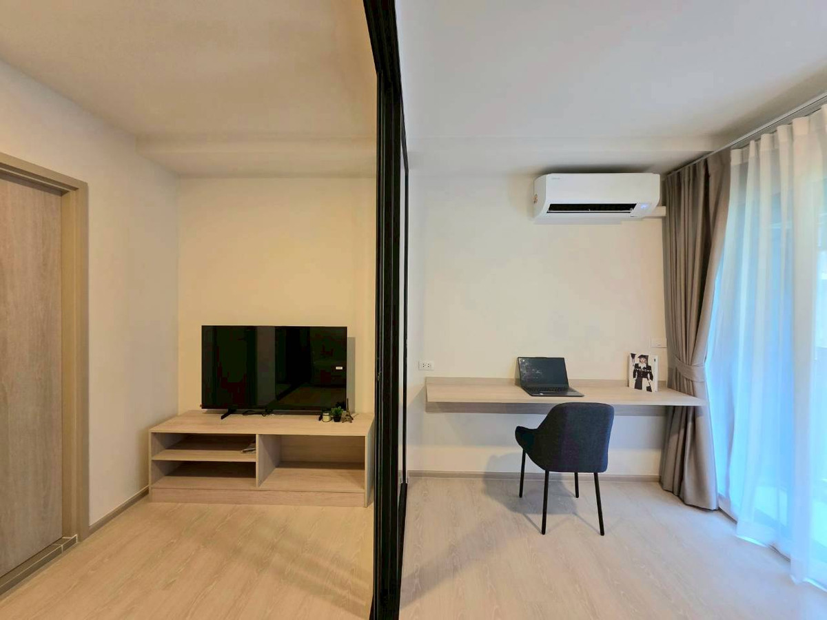 ให้เช่าคอนโดปทุมธานี รังสิต ธรรมศาสตร์ : ให้เช่า! ห้องใหม่ ไม่เคยมีผู้เช่า dcondo Shine รังสิต ✨ Rare Item ส่วนตัวสุดๆ ไม่มีห้องตรงข้าม เฟอร์-เครื่องใช้ไฟฟ้าครบ หิ้วกระเป๋าเข้าอยู่ได้เลย! 